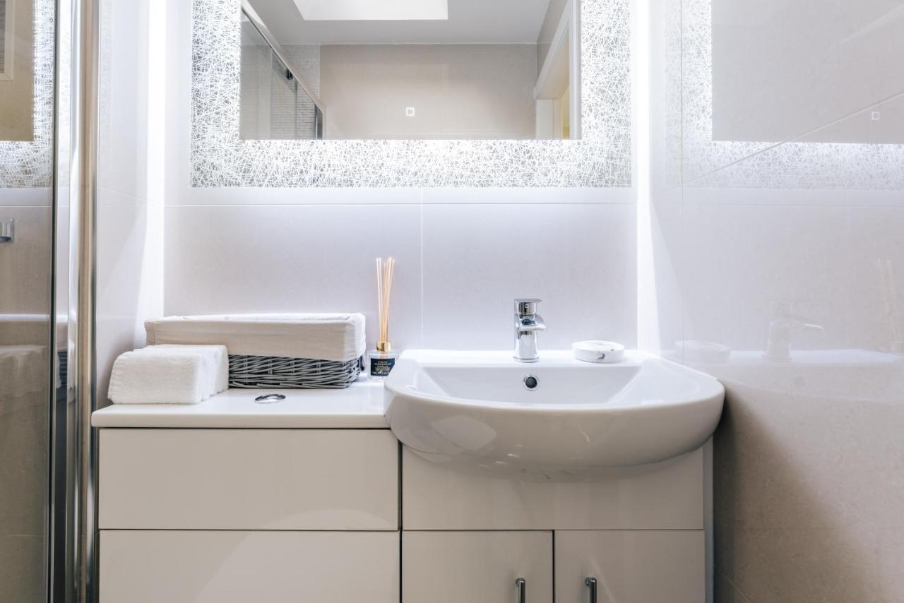 Luxury Inverness Central Apartment Private Parking エクステリア 写真