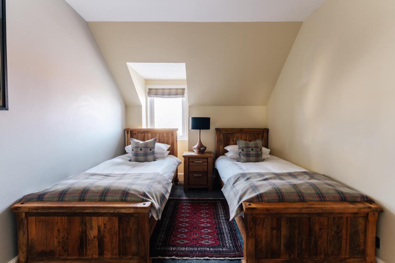 Luxury Inverness Central Apartment Private Parking エクステリア 写真